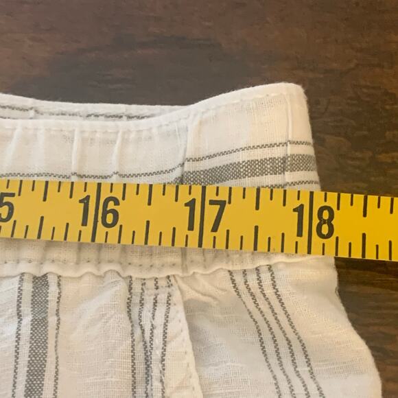 Liz Claiborne Linen Blend White with Gray Linen Striped Capri Pants Size Large - Picture 7 of 9